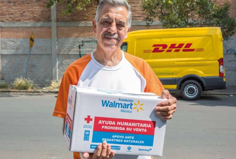 Fundación Walmart México y DHL Express unen esfuerzos para beneficiar a empacadores voluntarios de la tercera edad