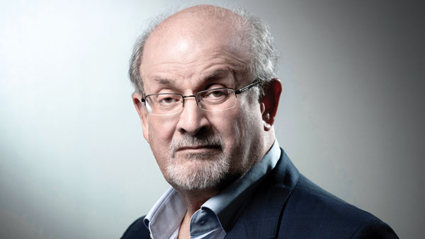 Tardó 33 años, ahora casi se ejecuta la Fatua en contra de Salman Rushdie