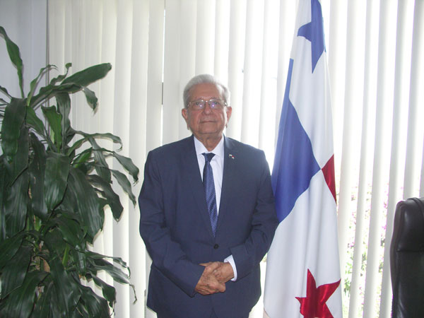 Alfredo Armando Oranges Busto, embajador de Panamá en México
