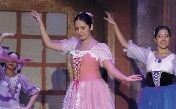 Dance Academy presentó Coppelia