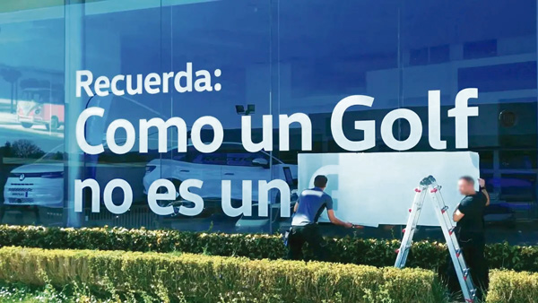 Volkswagen convierte a la competencia en espejo de su nueva campaña